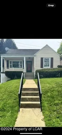 Buy this 2 bed house on 40 Lincoln Street in Dallas, Luzerne County