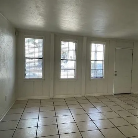Image 6 - 1447 Saint Mary Street, New Orleans, LA 70130, USA - Apartment for rent