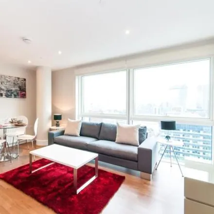 Rent this 2 bed room on The Relay Building in 1 Commercial Street, Spitalfields