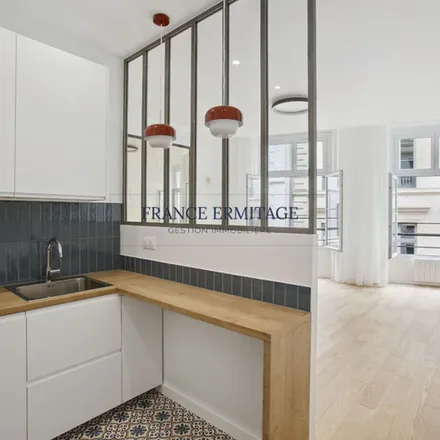 Image 2 - 5 Rue de la Banque, 75002 Paris, France - Apartment for rent