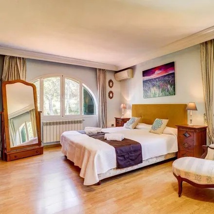 Rent this 5 bed duplex on Mallorca in carrer de Vicente Tofiño, 07007 Palma