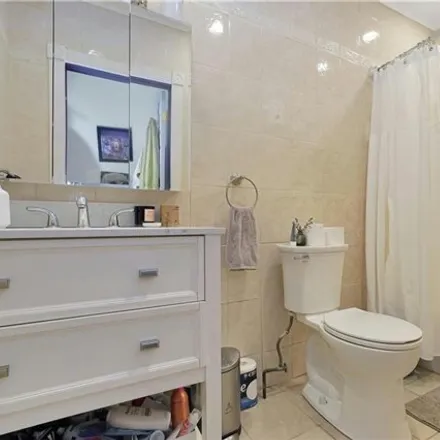 Image 7 - 246 Lefferts Avenue, New York, NY 11225, USA - House for sale