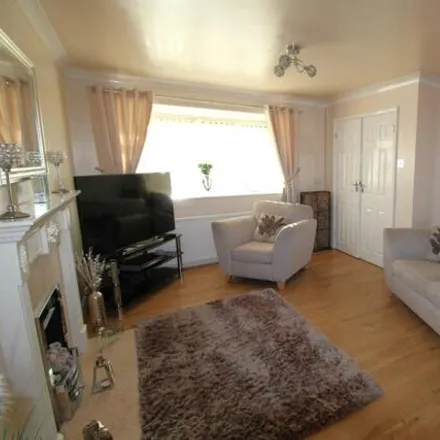 Image 4 - Sycamore Grove, Woodhouses, M35 9NB, United Kingdom - Duplex for sale