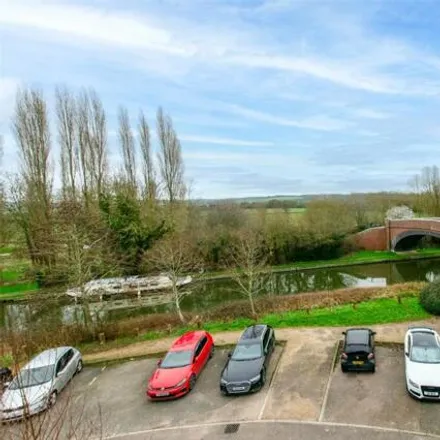 Image 2 - Phelp's Road, Fenny Stratford, MK2 3FD, United Kingdom - Duplex for sale