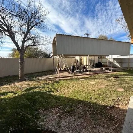 Image 8 - 1524 Southwest Avenue C, Seminole, TX 79360, USA - House for sale