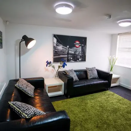 Rent this 6 bed apartment on 11 Saxony Road in Liverpool, L7 8RT