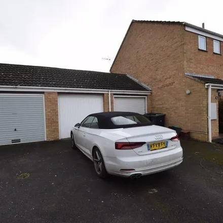 Image 2 - Fir Tree Close, Flitwick, MK45 1NY, United Kingdom - Townhouse for rent