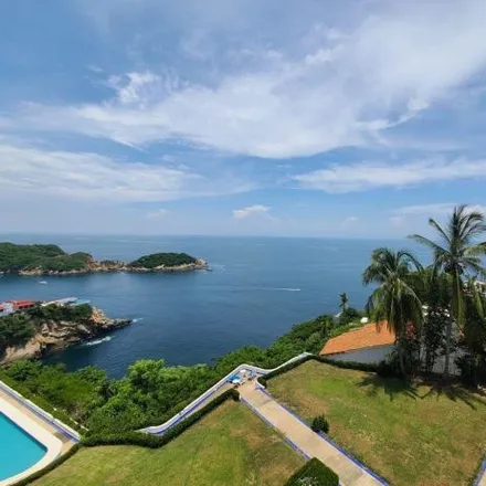 Buy this 3 bed apartment on unnamed road in Fraccionamiento Las Playas, 39300 Acapulco