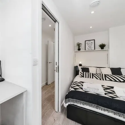 Rent this 1 bed apartment on London in EC3N 1AL, United Kingdom