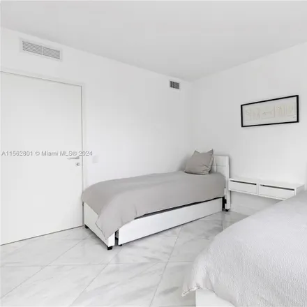 Image 6 - 1300 Brickell Bay Drive - Condo for rent