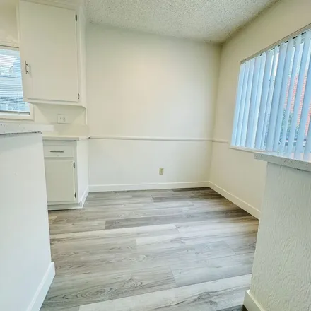 Image 3 - 1077 North Mariposa Avenue, Los Angeles, CA 90029, USA - Apartment for rent