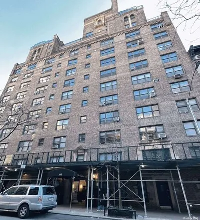 Buy this studio apartment on 140 E 28th St Apt 3f in New York, 10016