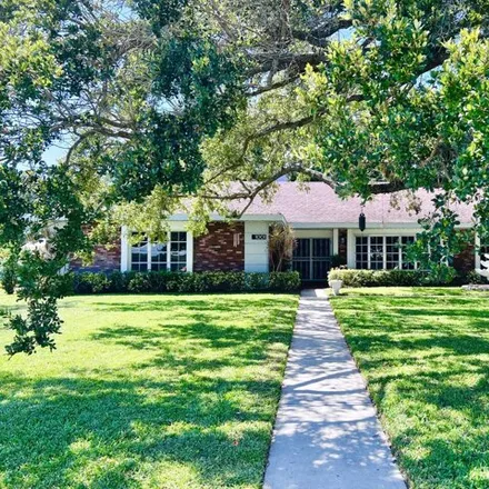 Buy this 4 bed house on 1011 South 8th Street in Glidden Park, Fort Pierce