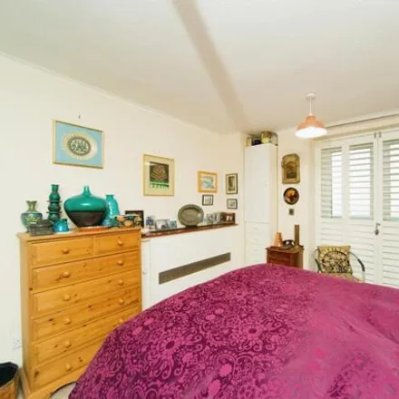 Image 7 - Kingsway Court, Queen's Gardens, Hove, BN3 2LR, United Kingdom - Apartment for sale