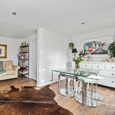 Image 2 - Middle Road, Brighton, BN1 6SR, United Kingdom - Townhouse for sale