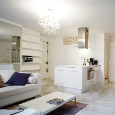 Image 7 - 8 Rue Lamennais, 75008 Paris, France - Apartment for rent