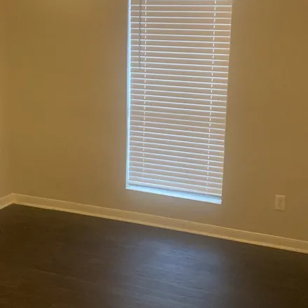 Image 2 - 5500 Holly View Drive, Houston, TX 77091, USA - Room for rent