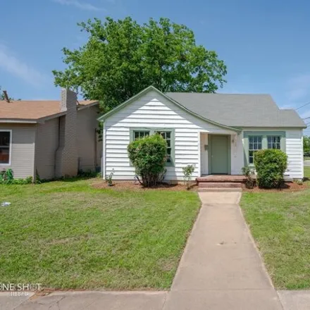 Rent this 2 bed house on 1423 South 11th Street in Abilene, TX 79602