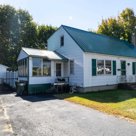 Buy this 3 bed house on 21 Public Street in Manchester, NH 03103