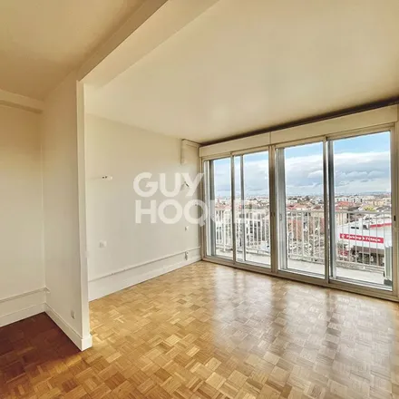 Rent this 3 bed apartment on 7 Rue André Etcheverlepo in 31200 Toulouse, France