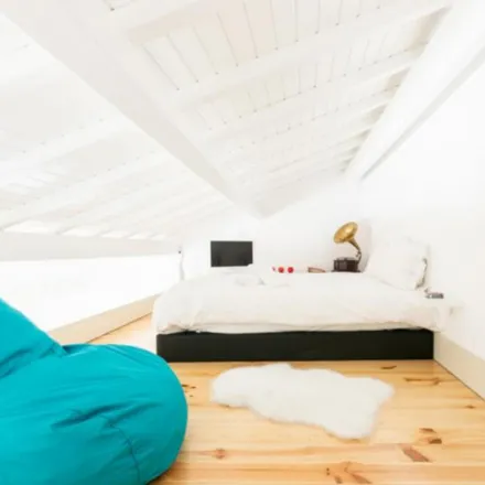 Rent this 1 bed apartment on Grande Colégio Universal in Rua da Boavista 158, 4050-102 Porto