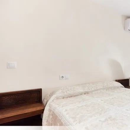 Rent this 3 bed room on Calle Ardilla in 6, 41010 Seville