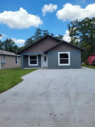 Buy this 4 bed house on 1308 East Church Street in Plant City, FL 33563