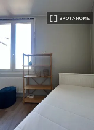 Rent this 5 bed room on Rue Haeck - Haeckstraat 65 in 1080 Molenbeek-Saint-Jean - Sint-Jans-Molenbeek, Belgium