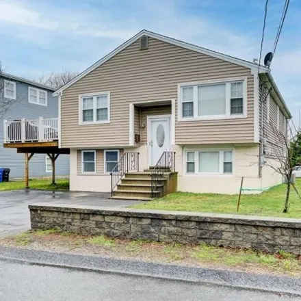 Rent this 4 bed house on 55 Brightman Street in Newport, RI 02840
