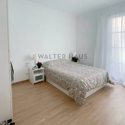 Rent this 5 bed apartment on Banco Español de Crédito (Banesto) in Plaça de Catalunya, 10