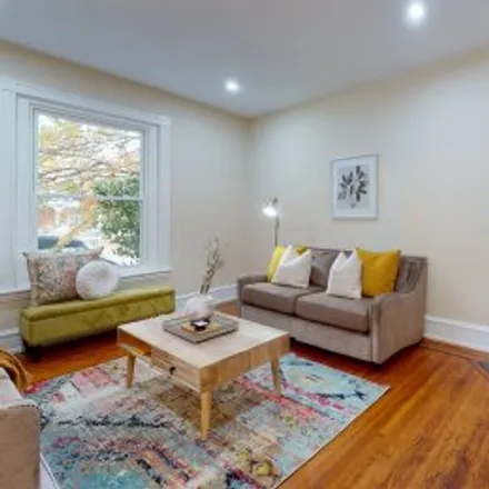 Image 1 - 333 West School House Lane, Germantown - Westside, Philadelphia - Apartment for sale