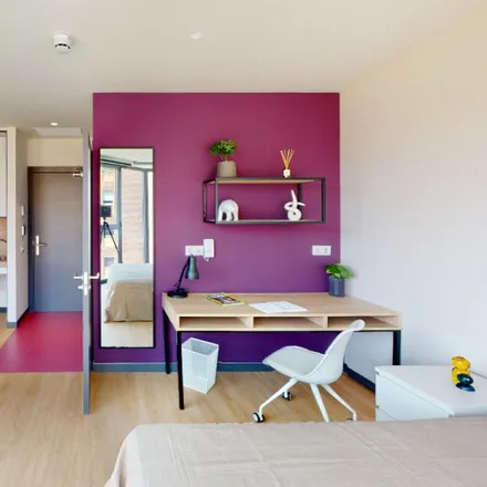 Rent this 4studio apartment on Youniq in Carrer del Maresme, 08001 Barcelona