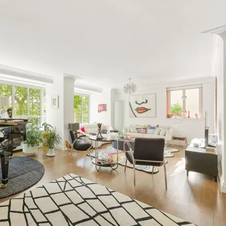 Image 1 - Manhattan House, 200 East 66th Street, New York, NY 10021, USA - Condo for sale