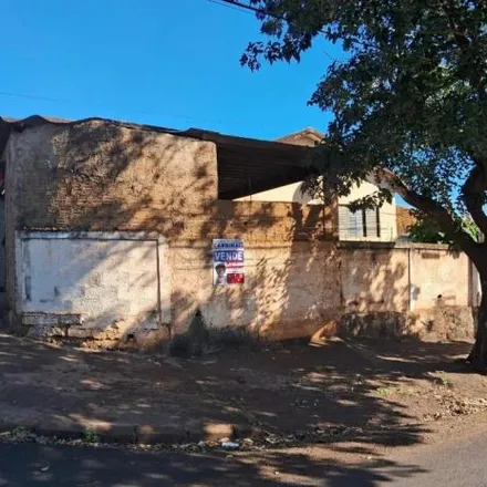 Buy this 3 bed house on Avenida Servídeo Lourenço Pachiega in Jardim Tamoio, Araraquara - SP