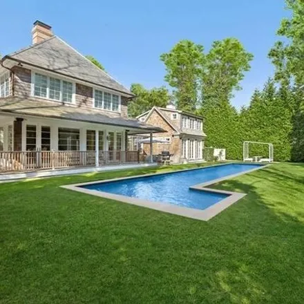 Buy this 6 bed house on 10 Darby Lane in Jericho, Village of East Hampton