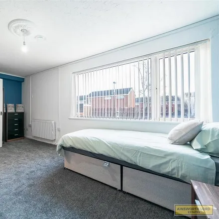 Image 1 - Hazel Close, Blackburn, BB2 1QW, United Kingdom - Apartment for rent
