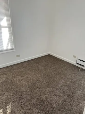 Image 7 - 218 W 16th St Apt 2, Chicago Heights, Illinois, 60411 - House for rent