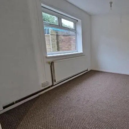 Image 3 - Day Avenue, Wednesfield, WV11 3BZ, United Kingdom - House for rent