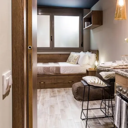 Rent this 4studio apartment on Carrer de la Mare de Déu del Puig in 25, 46011 Valencia