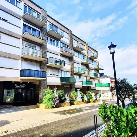 Image 9 - 35800 Dinard, France - Apartment for rent