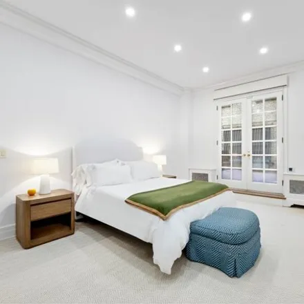 Image 7 - 33 East 70th Street, New York, NY 10021, USA - Townhouse for sale