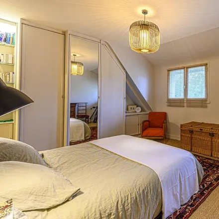 Rent this 4 bed house on La Trinité-sur-Mer in Mole des Pêcheurs, 56470 La Trinité-sur-Mer