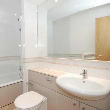 Image 5 - Whitehouse Apartments, 9 Belvedere Road, South Bank, London, SE1 8YP, United Kingdom - Apartment for rent