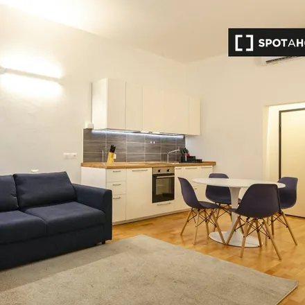 Image 2 - Via Marsala, 33, 40126 Bologna BO, Italy - Apartment for rent