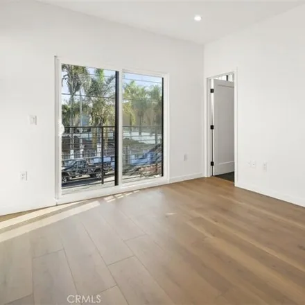 Image 8 - 1775 South New Hampshire Avenue, Los Angeles, CA 90006, USA - House for sale