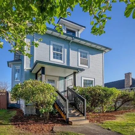 Buy this 3 bed house on 2227 McDougall Avenue in Everett, WA 98201