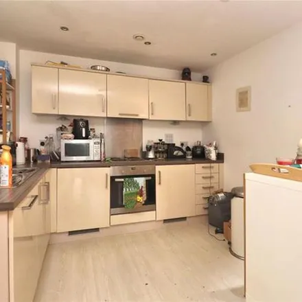 Image 7 - Guildford Road, Horsell, GU21 6EU, United Kingdom - Apartment for rent