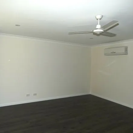 Image 3 - Peak Crescent, Pimpama QLD 4209, Australia - Apartment for rent