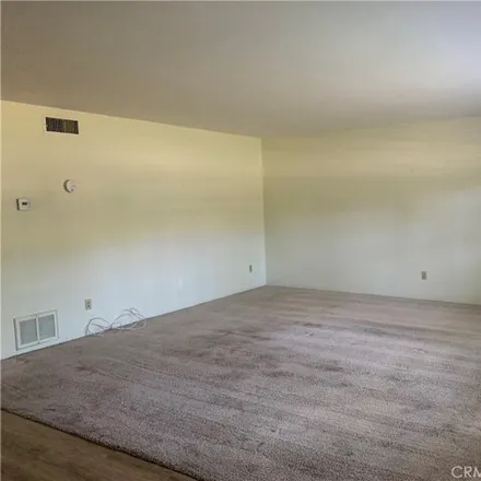 Image 3 - 143 East Cypress Avenue, Redlands, CA 92373, USA - Condo for rent