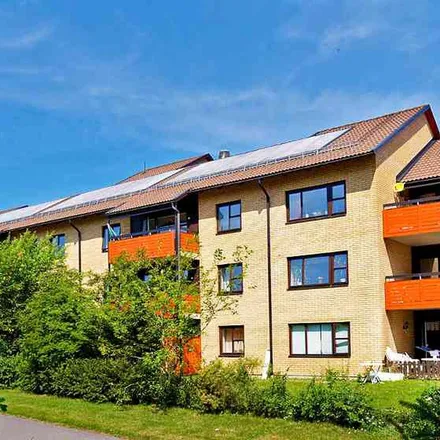 Rent this 4 bed apartment on Plöjaregatan 104 C in 583 33 Linköping, Sweden
